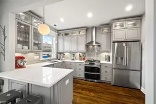 4028 N Central Park Ave, Chicago, IL 60618 - Photo 9