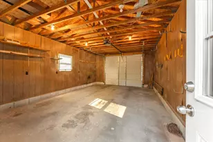 915 E Grant St, Monticello, IL 61856 - Photo 25
