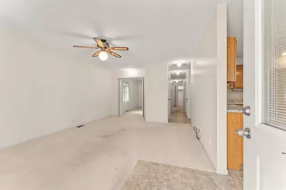 915 E Grant Street, Monticello, IL 61856 - Photo 3