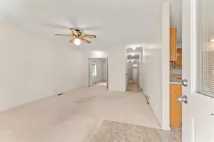 915 E Grant St, Monticello, IL 61856 - Photo 3
