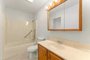 915 E Grant St, Monticello, IL 61856 - Photo 23