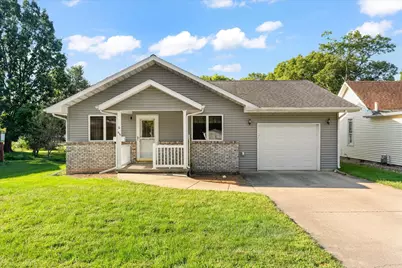 915 E Grant Street, Monticello, IL 61856 - Photo 1