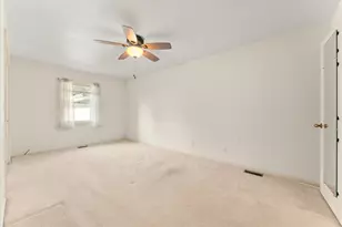 915 E Grant St, Monticello, IL 61856 - Photo 19