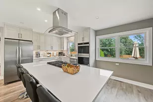 403 Springsouth Rd, Schaumburg, IL 60193 - Photo 7