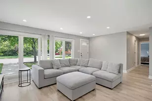 403 Springsouth Rd, Schaumburg, IL 60193 - Photo 5