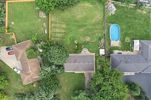 403 Springsouth Rd, Schaumburg, IL 60193 - Photo 25