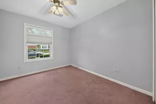 1402 W Hawkes St, Arlington Heights, IL 60004 - Photo 23
