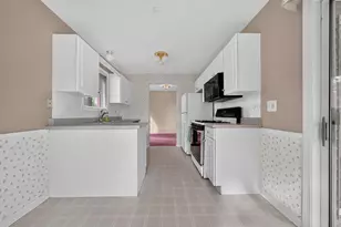 1402 W Hawkes St, Arlington Heights, IL 60004 - Photo 7