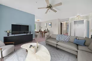 1402 W Hawkes St, Arlington Heights, IL 60004 - Photo 9