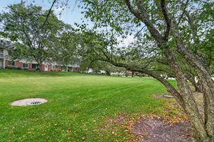 1402 W Hawkes St, Arlington Heights, IL 60004 - Photo 25