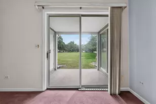 1402 W Hawkes St, Arlington Heights, IL 60004 - Photo 13