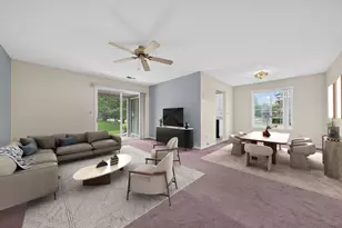 1402 W Hawkes St, Arlington Heights, IL 60004 - Photo 11