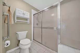 1402 W Hawkes St, Arlington Heights, IL 60004 - Photo 21
