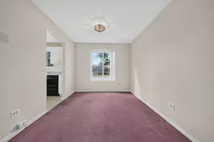 1402 W Hawkes St, Arlington Heights, IL 60004 - Photo 15