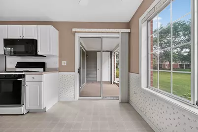 1402 W Hawkes Street #3, Arlington Heights, IL 60004 - Photo 5