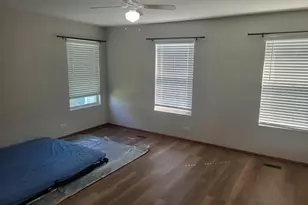 8525 Sawyer Ct, Joliet, IL 60431 - Photo 9
