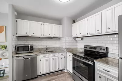 4343 N Clarendon Avenue #817, Chicago, IL 60613 - Photo 9