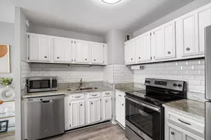 4343 N Clarendon Ave, Chicago, IL 60613 - Photo 9