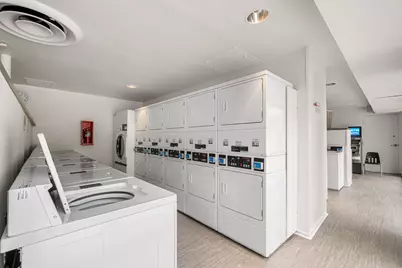 4343 N Clarendon Avenue #817, Chicago, IL 60613 - Photo 21