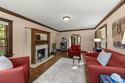 303 Hillside Avenue, Glen Ellyn, IL 60137 - Photo 5