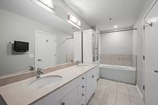 123 S Green St, Chicago, IL 60607 - Photo 13