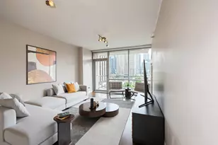 123 S Green St, Chicago, IL 60607 - Photo 3