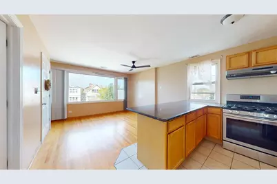 5242 W Roscoe Street #2, Chicago, IL 60641 - Photo 9
