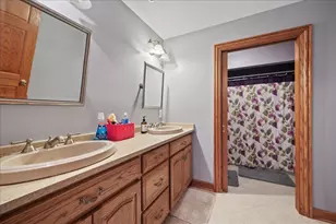 1084 Redwood Dr, Yorkville, IL 60560 - Photo 23