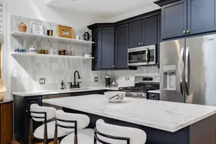 2917 N Damen Ave, Chicago, IL 60618 - Photo 9