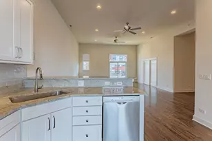 2100 Greenwood St, Evanston, IL 60201 - Photo 9