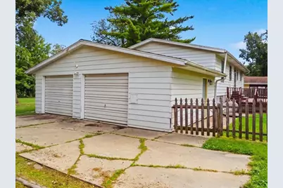 1021 Myrtle Avenue, Dixon, IL 61021 - Photo 3