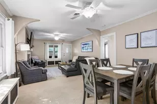 922 W Daniel St, Champaign, IL 61821 - Photo 9