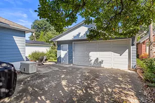 922 W Daniel St, Champaign, IL 61821 - Photo 27