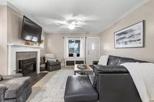 922 W Daniel St, Champaign, IL 61821 - Photo 7