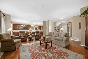 1657 Hickory Dr, Hoffman Estates, IL 60192 - Photo 11