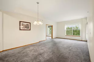 3125 Town Square Dr, Rolling Meadows, IL 60008 - Photo 3