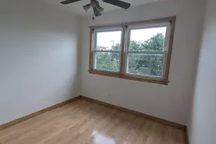 3177 W 115th St, Merrionette Park, IL 60803 - Photo 9