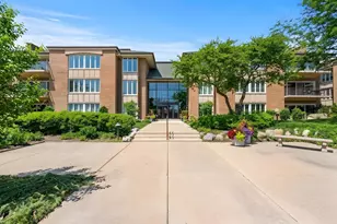 1 Oak Brook Club Dr, Oak Brook, IL 60523 - Photo 39