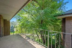 1 Oak Brook Club Dr, Oak Brook, IL 60523 - Photo 9