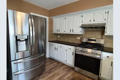 834 Shawnee Trail, Lake in the Hills, IL 60156 - Photo 23