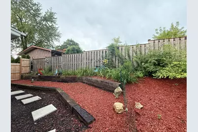 834 Shawnee Trail, Lake in the Hills, IL 60156 - Photo 15