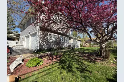 834 Shawnee Trail, Lake in the Hills, IL 60156 - Photo 3