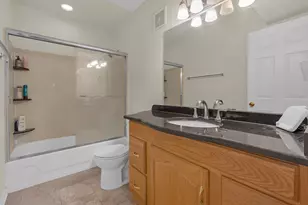 617 Limerick Ln, Schaumburg, IL 60193 - Photo 7