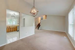 128 Sherman St, Bartlett, IL 60103 - Photo 7