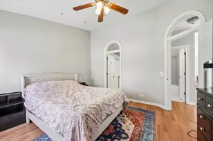 1052 Woodhill Ct, Elgin, IL 60120 - Photo 9