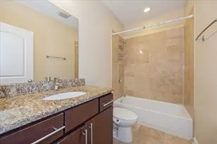 2425 W Arthington St, Chicago, IL 60612 - Photo 17