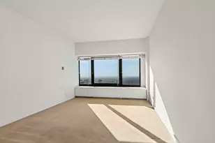 175 E Delaware Pl, Chicago, IL 60611 - Photo 19