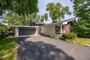 1024 Catalpa Ln, Naperville, IL 60540 - Photo 3