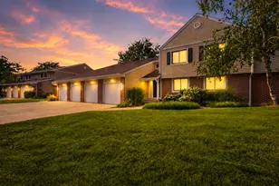 938 Hidden Lake Dr, Buffalo Grove, IL 60089 - Photo 1