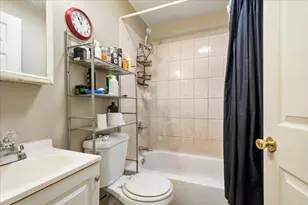 735 E 105th Pl, Chicago, IL 60628 - Photo 9